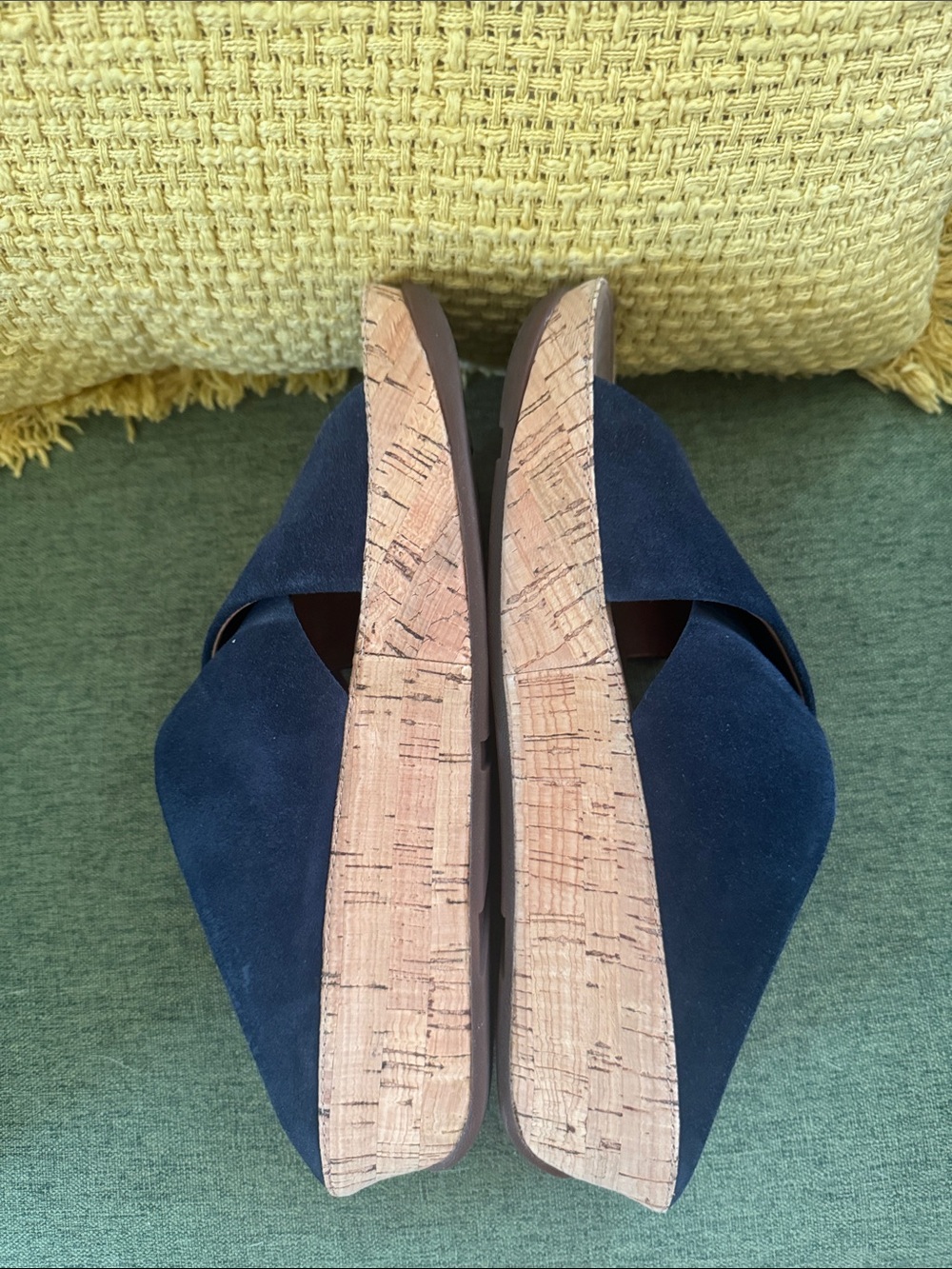 FitFlops Women’s Navy Suede Cross-Band Slide Sandals Size 8 - Picture 2 of 4